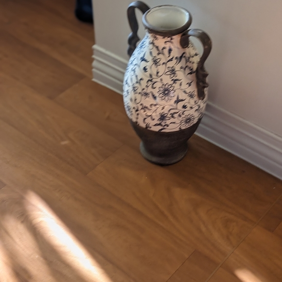 Tall Vase - Picture 7 of 13